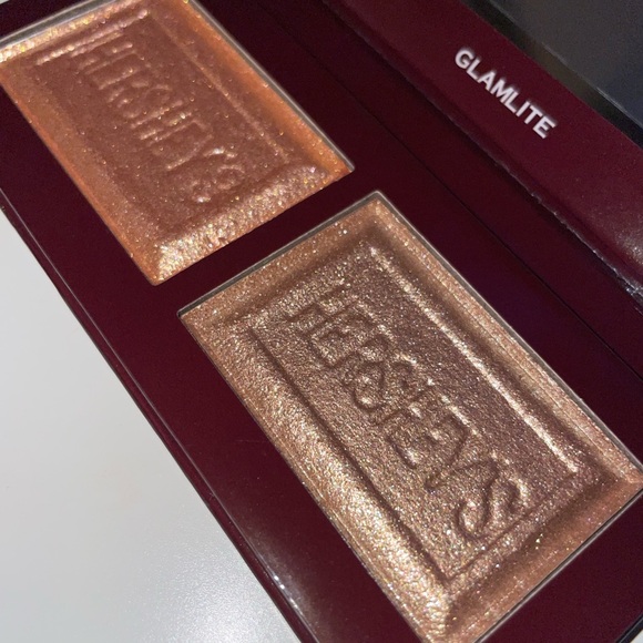 Glamlite Hershey’s Milk Chocolate Face & Body Bronzer - Picture 6 of 7